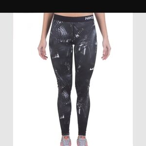 Nike Pro Warm Dry Fit. Sz Med. Abstract Black and Gray Leggings